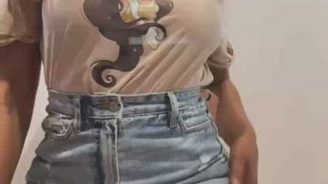 Happy when i show my tits for you guys! [flash]