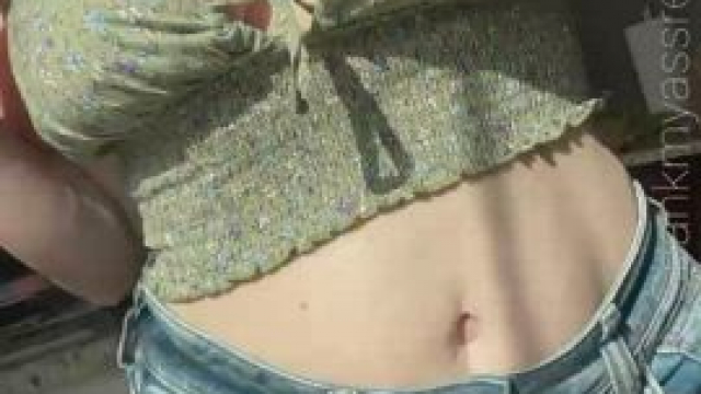 I love tops with easy access