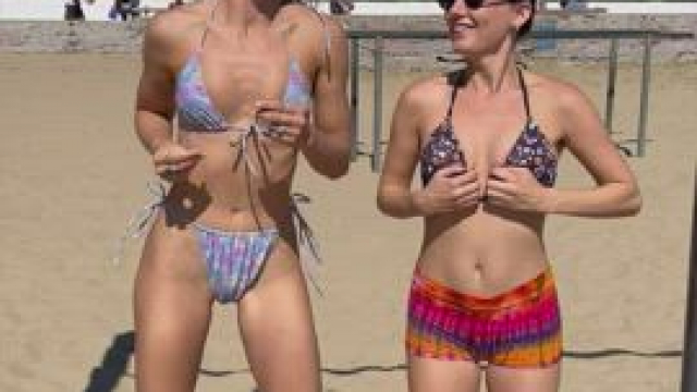 Getting fit and sneaky at muscle beach with my friend [gif]