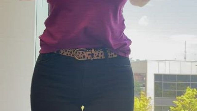 MILF titty drop