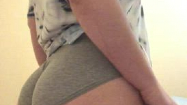 My ass vs leggings