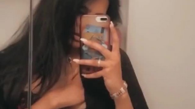 Hottest NRI Tamil Girl With Tight B00b$ 
