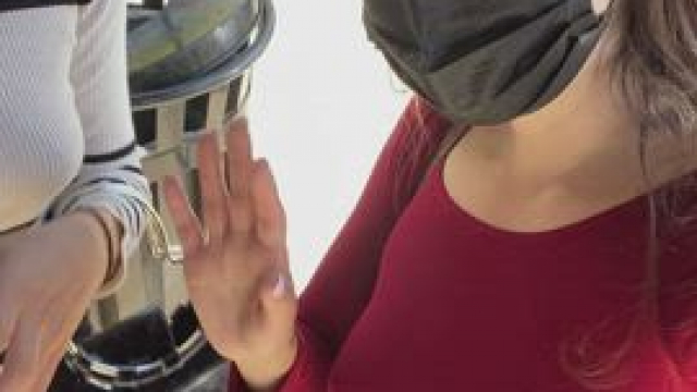 Flashing is always more fun with a friend. [GIF]