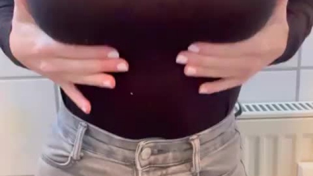 Really wish an older man would fuck me right now