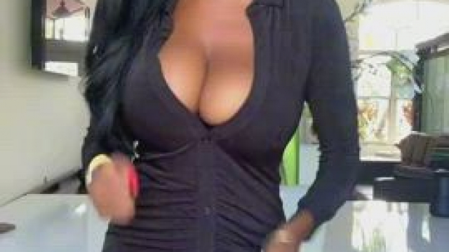 HOT EBONY LATINA