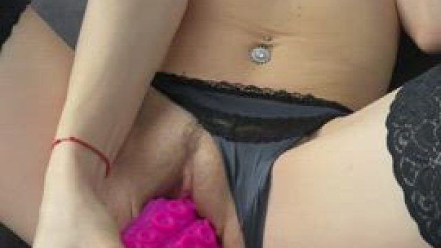 This dildo is so thick but I like it