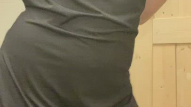 Think anyone knew I didn’t have panties on tonight? (40 yr old mom)