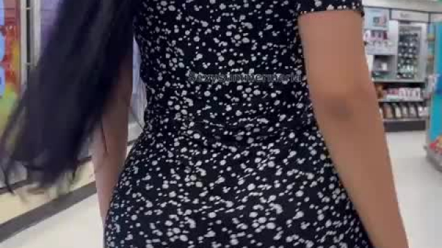 Comment if you want to cum in my ass at the store