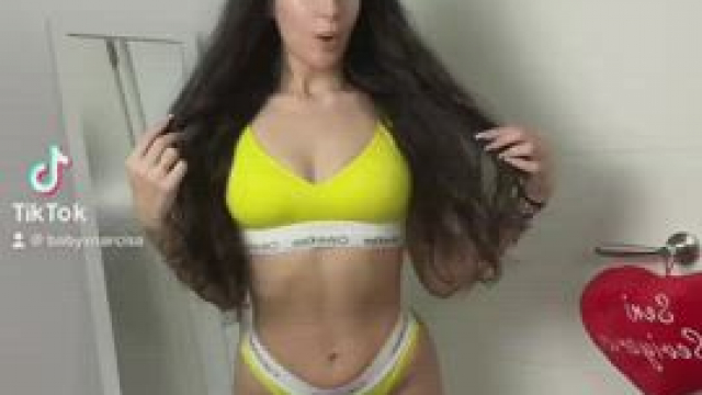 No lingerie means jumping tits for daddy