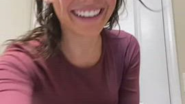Who else thinks this girl is hot asf?