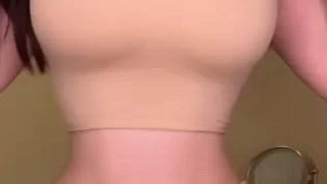 Big natural titties and a tiny waist on my 5’1 frame