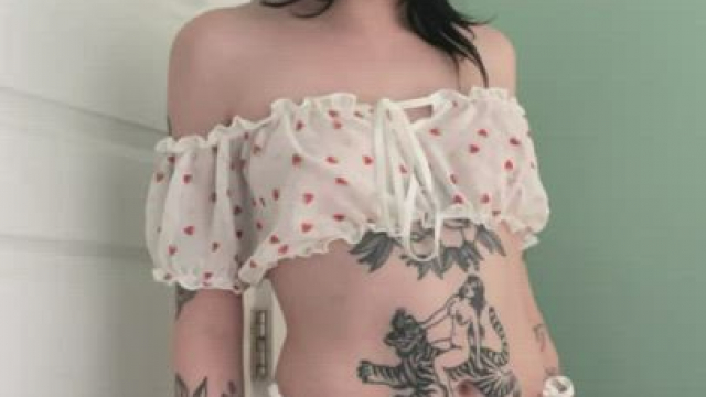Alt girl strip