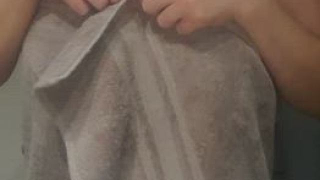 Towel on or off?