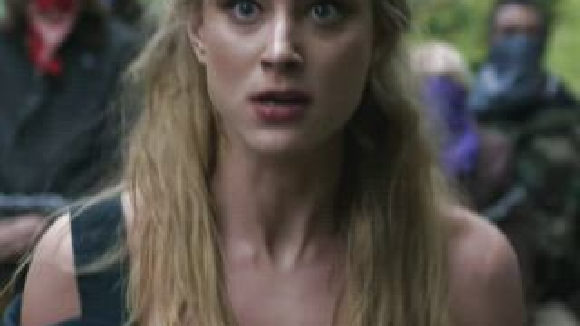 Nora Arnezeder plot slip in Mozart in the Jungle