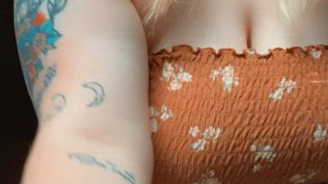tiddies for my new friends. who wants to suck them?