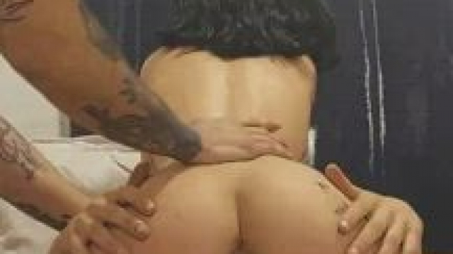 Friends threesome ?