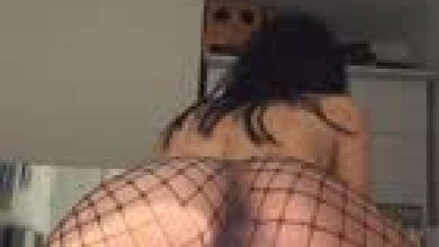 Excuse me sir, can I bounce my ass on your face?