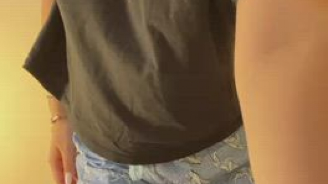 There is nothing sexier than tiny boobs