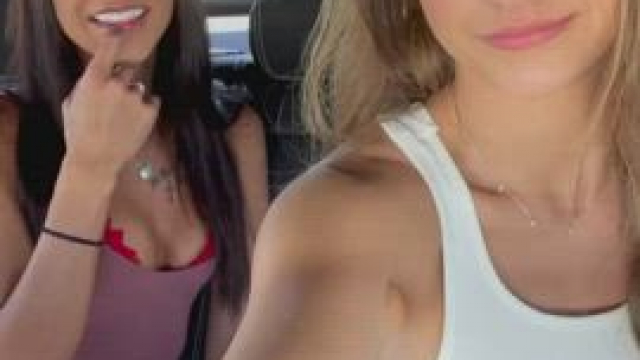 Lesbian Car Play