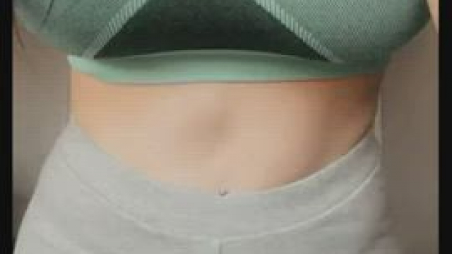 Huge titty drop!