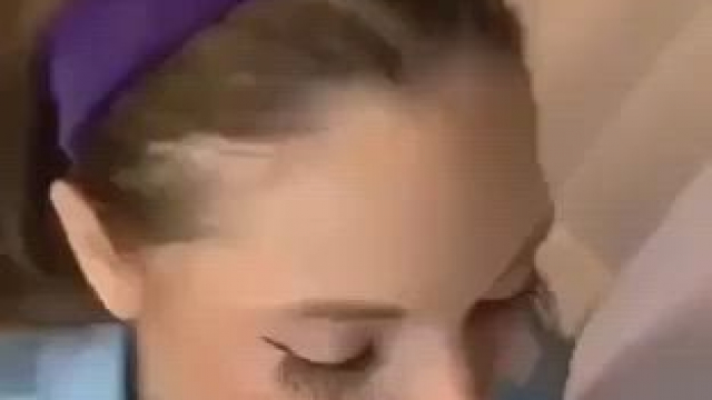 CFNM pretty face taking a great load
