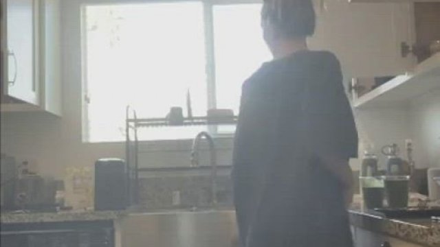 How to unload the dishwasher