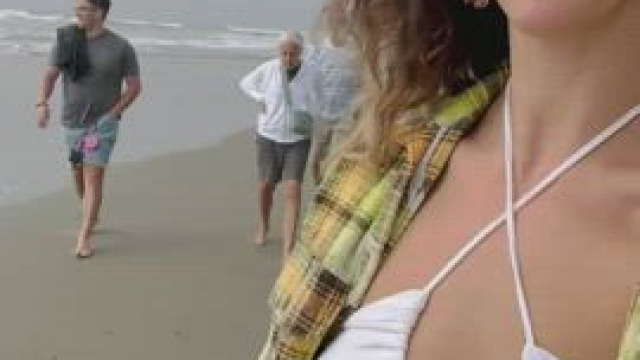 Beach Sneakies