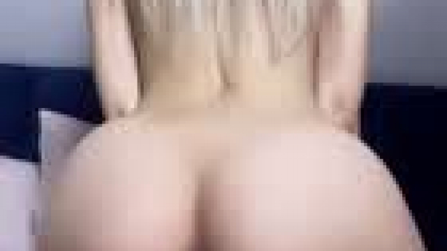 Spread cheeks