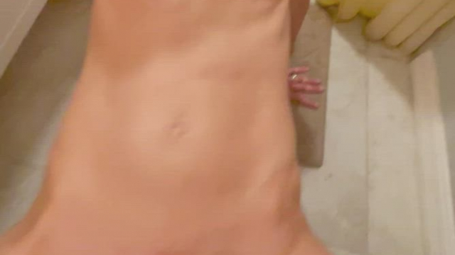 32y/o milf. Small tits
