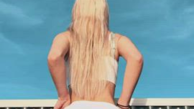 would you fuck me right here?