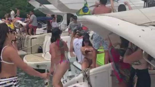 boat party flash