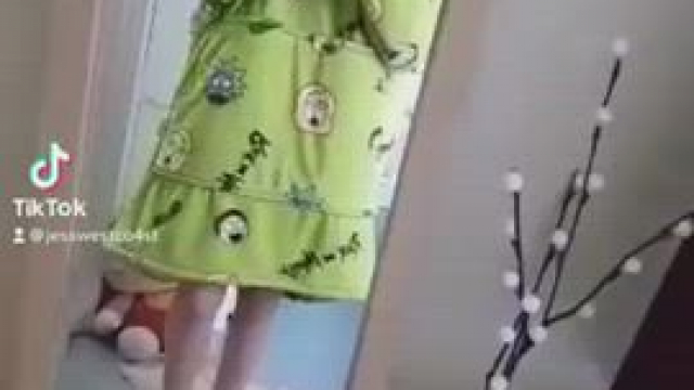 Want to see under my oodie