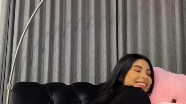 Bouncing Mia