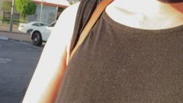 Honk if you love titty flashing [GIF]