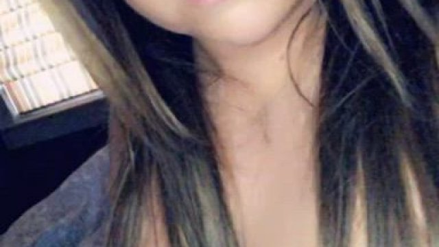 Natural 34c milf titties
